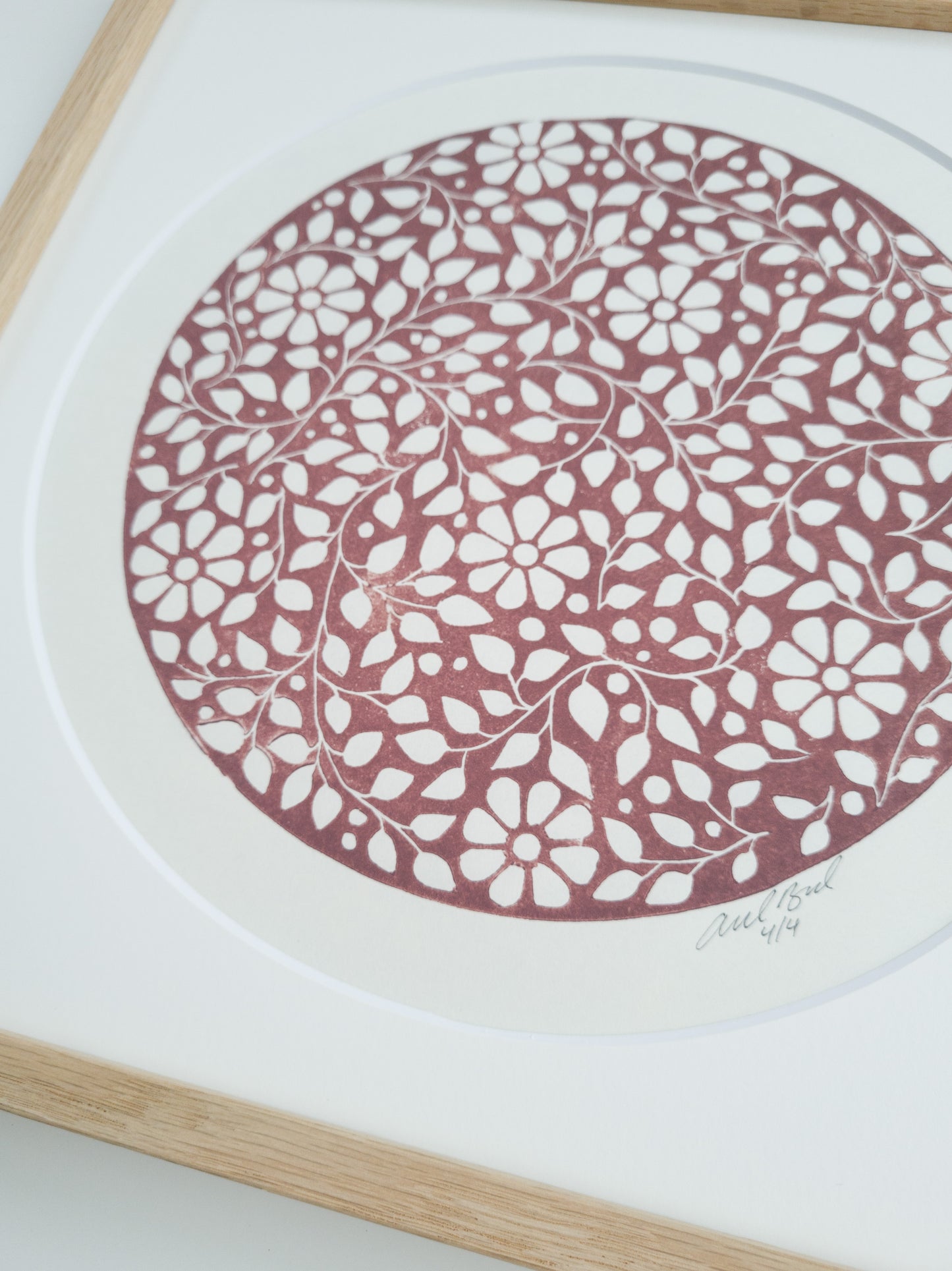 Originalt linoleumstryk med detaljere blomster motiv - “Spring Flowers” i naturlige farver