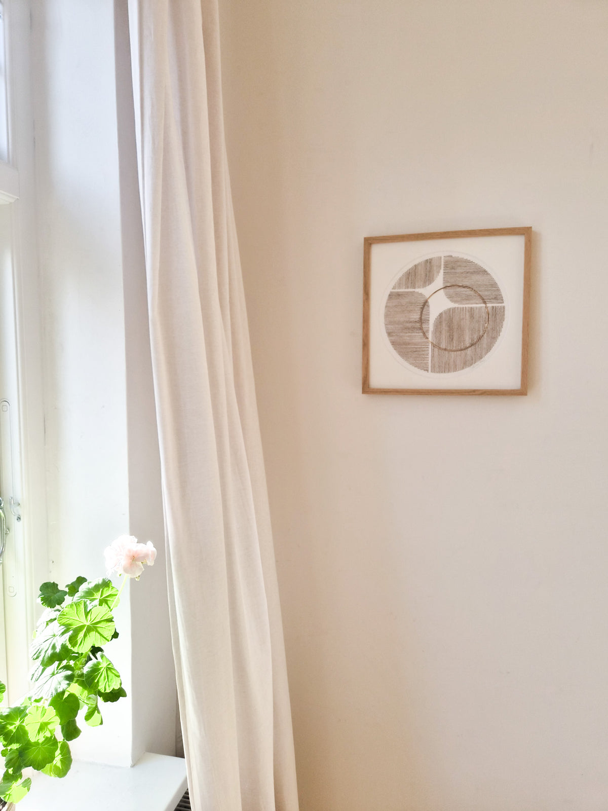 Paper embroidery (1026.02) - 30x30cm
